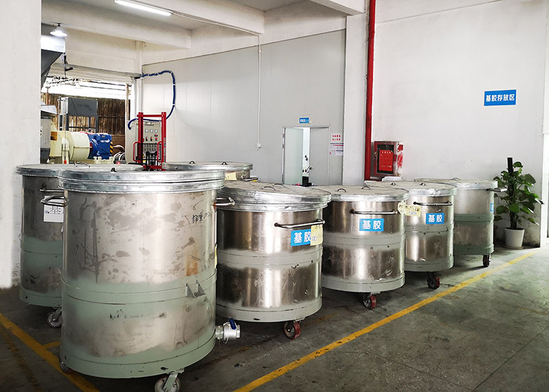 如何選擇靠譜的液體硅膠廠家？這些要點需牢記